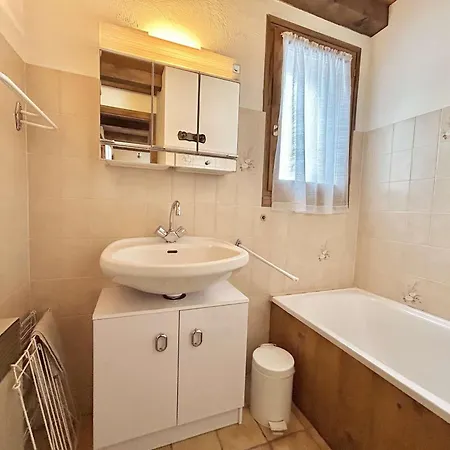 Cabine, 4 Pers. - Balcon, Parking Prive, A 100m Des Pistes Et Commerces - Fr-1-595-77 * Crest-Voland